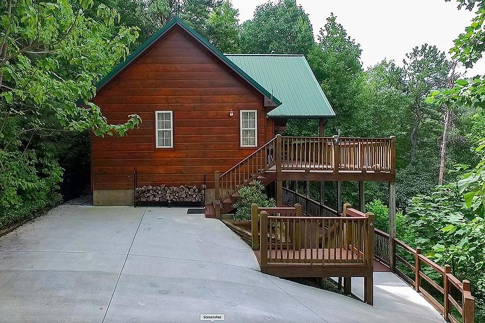 Stay in a cabin near Gatlinburg, TN