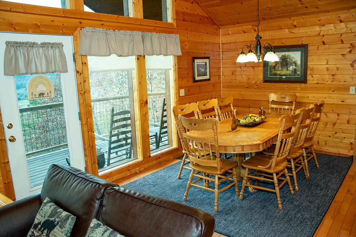 Grandmother\'s Mountain Lodge Cabin image 03