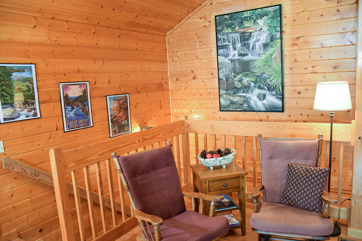 Grandmother\'s Mountain Lodge Cabin image 17