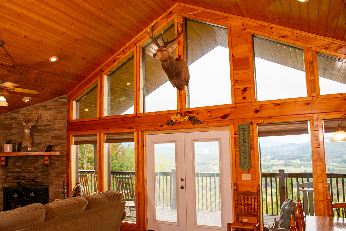 Mountaintop Experience Cabin image 36