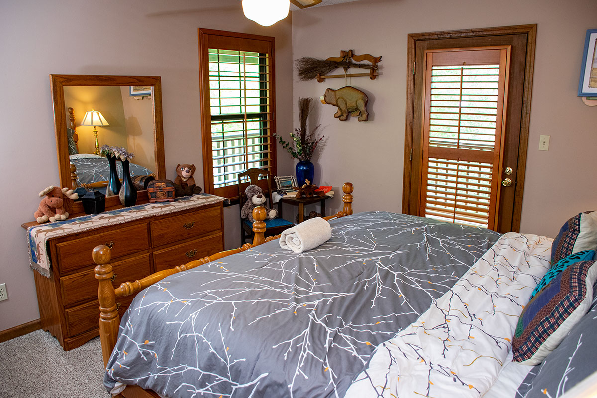Boundary Haven Cabin image 03
