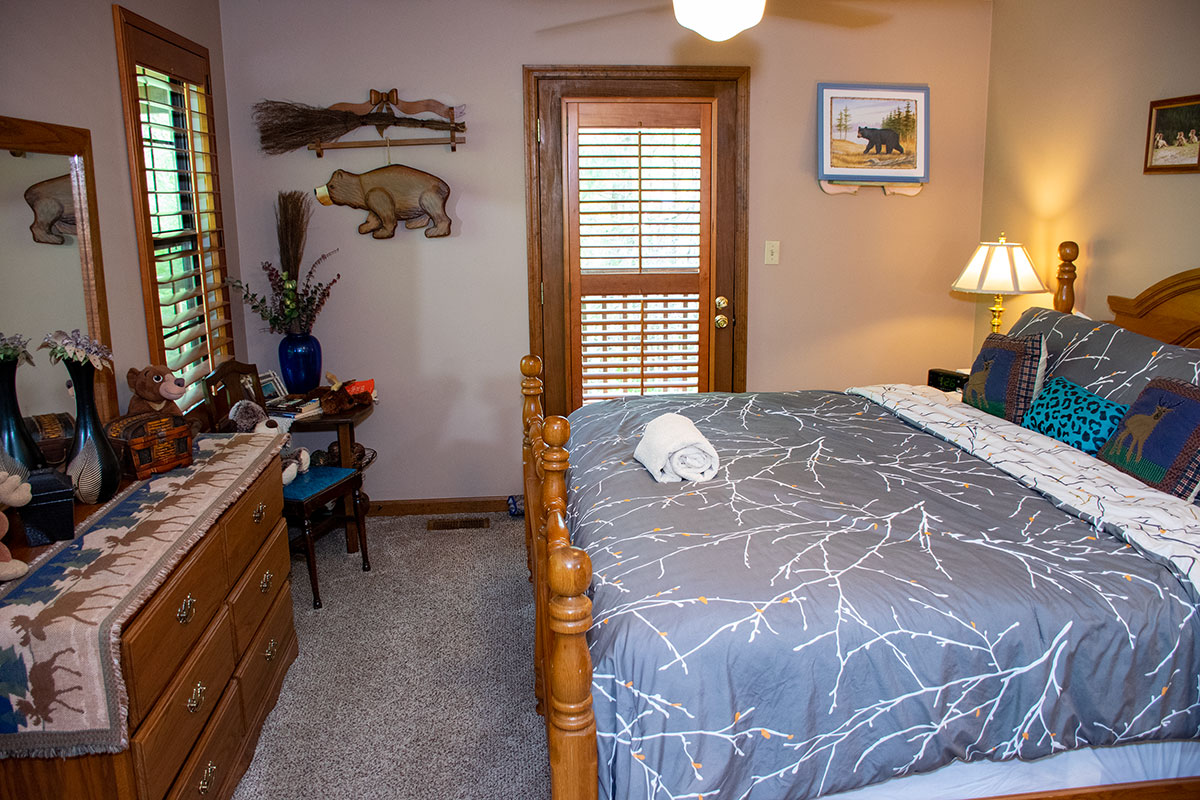 Boundary Haven Cabin image 04