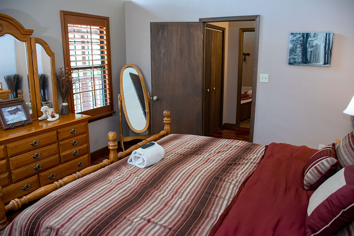 Boundary Haven Cabin image 07