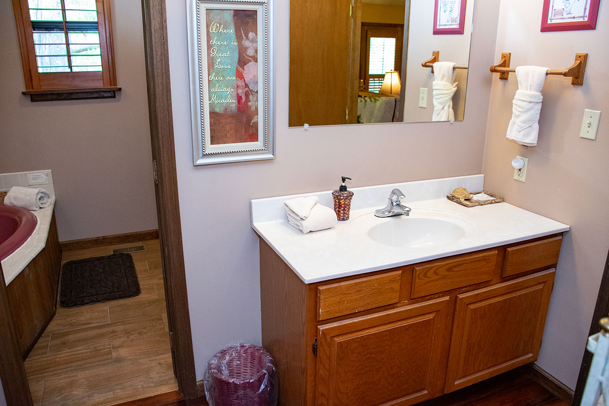 Boundary Haven Cabin image 10