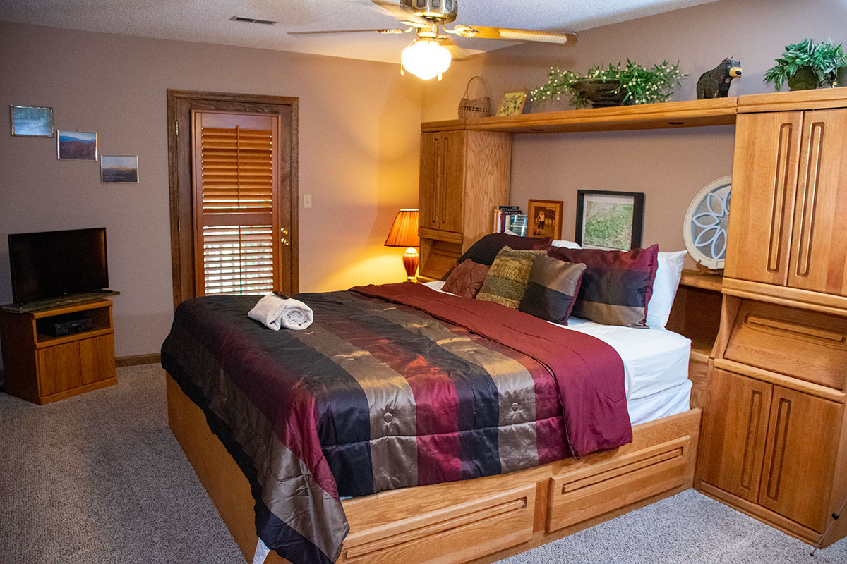 Boundary Haven Cabin image 23