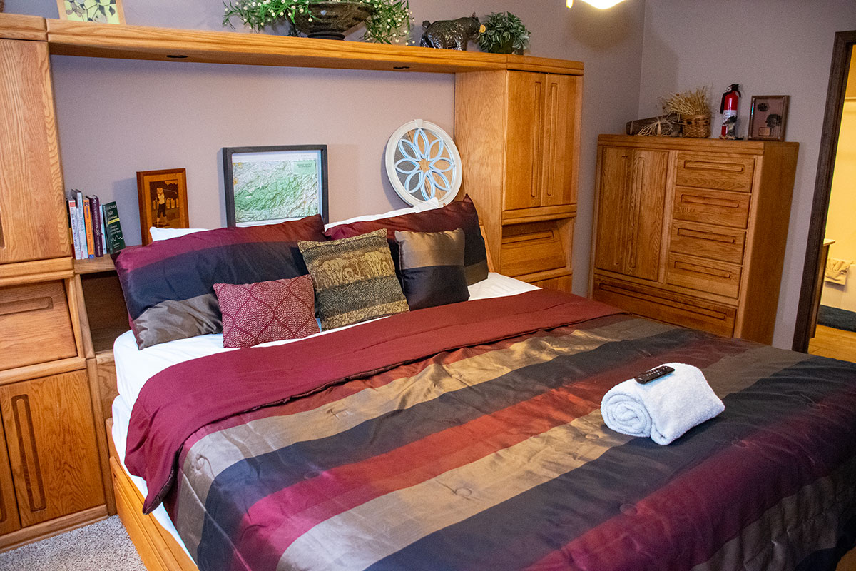 Boundary Haven Cabin image 24