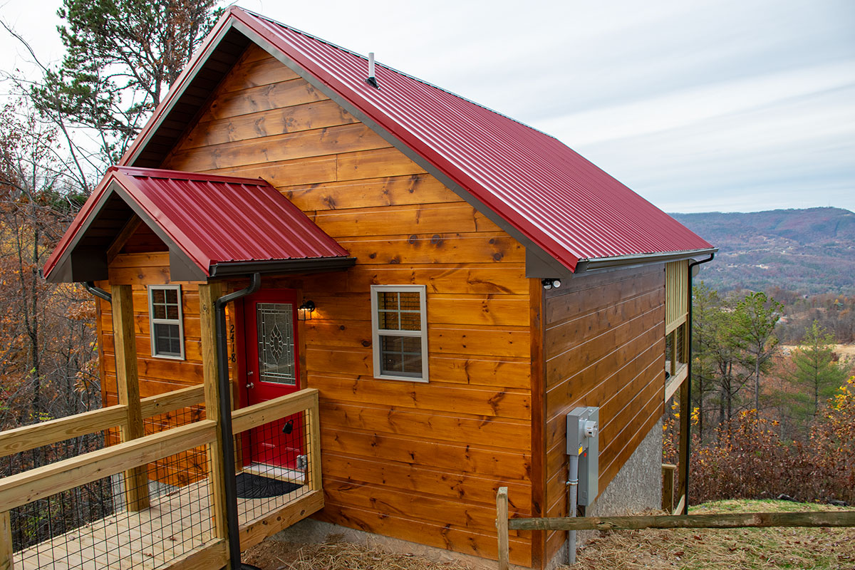 Comfy Cottage II Cabin image 03