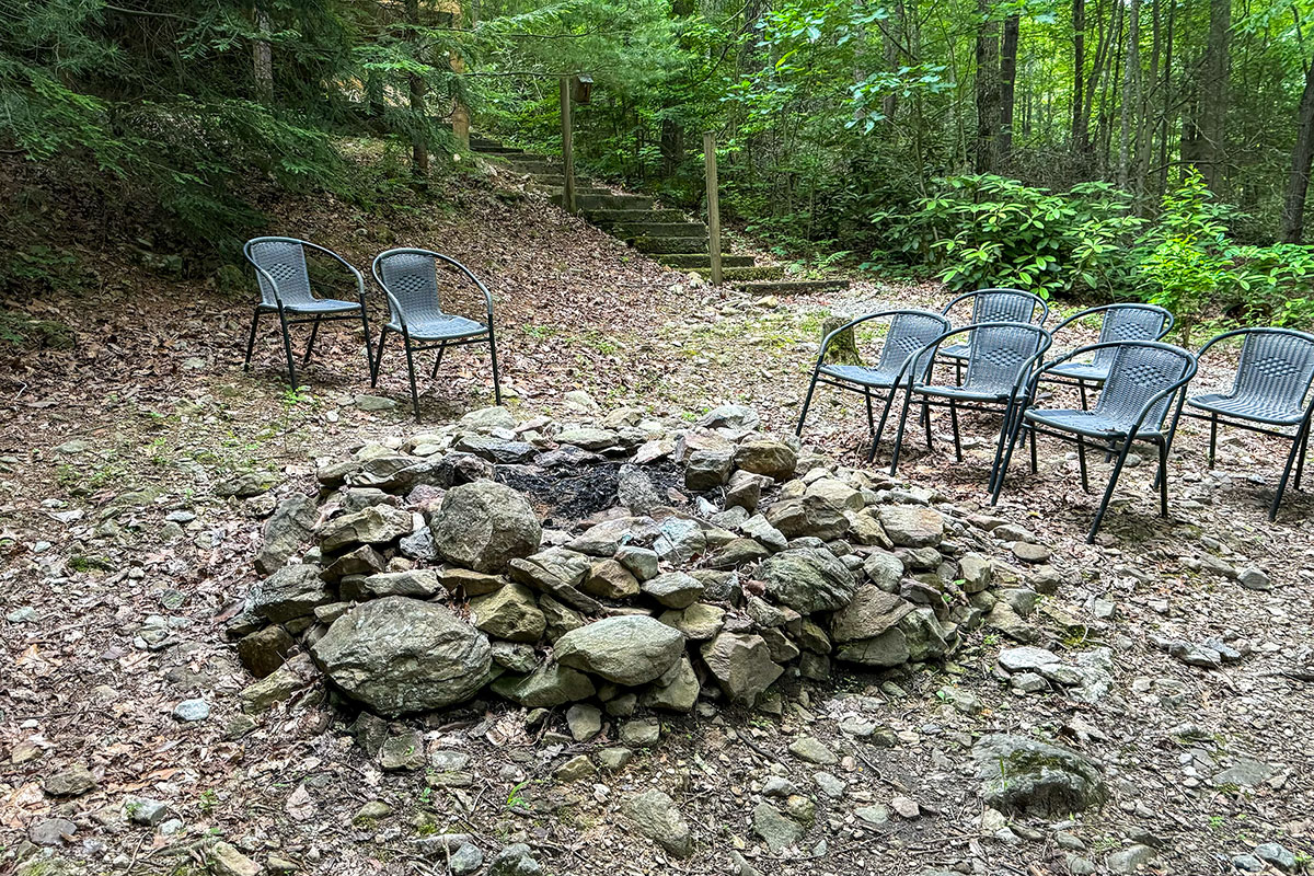 Creeksong Cabin image 04