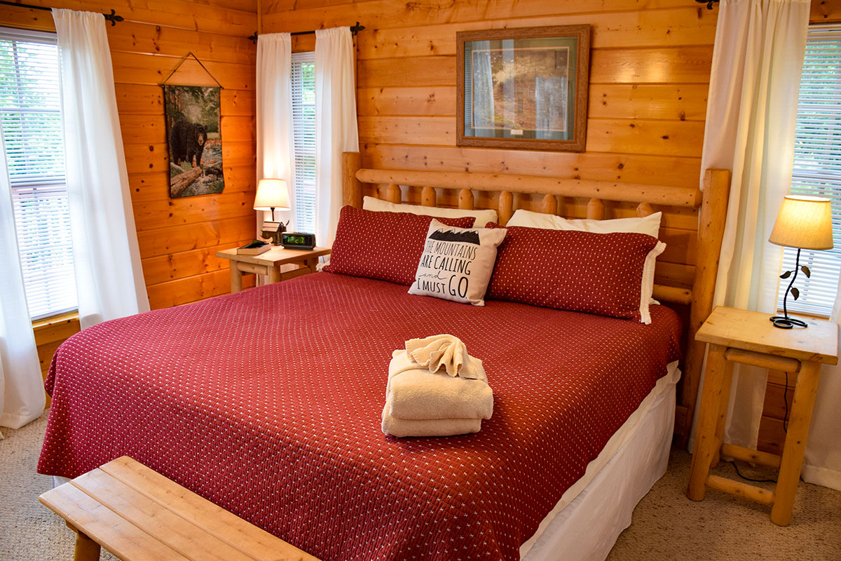 Grandmother\'s Mountain Lodge Cabin image 12