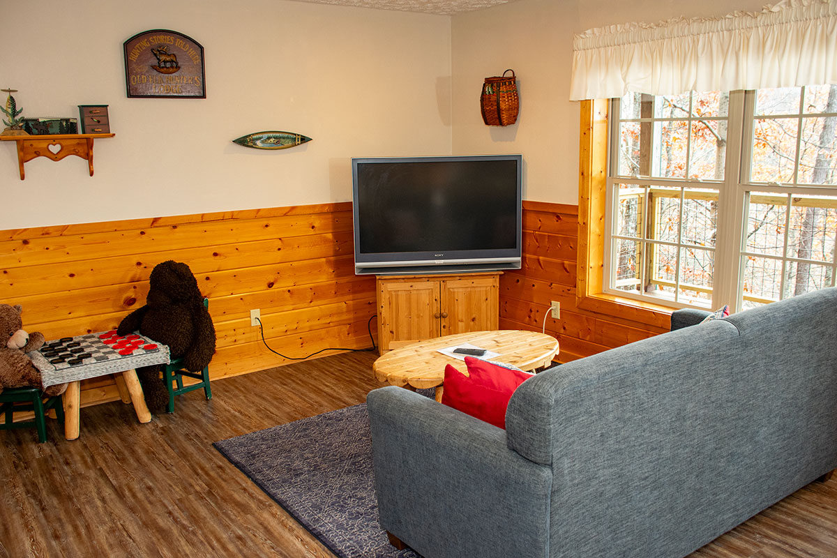 Grandmother\'s Mountain Lodge Cabin image 13