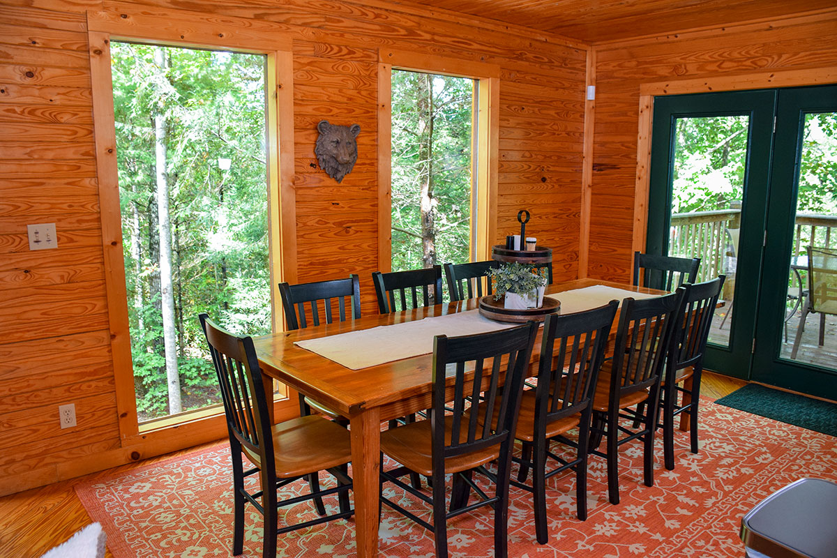 Hawk\'s Nest Cabin image 06