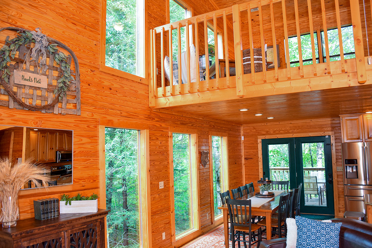 Hawk\'s Nest Cabin image 08