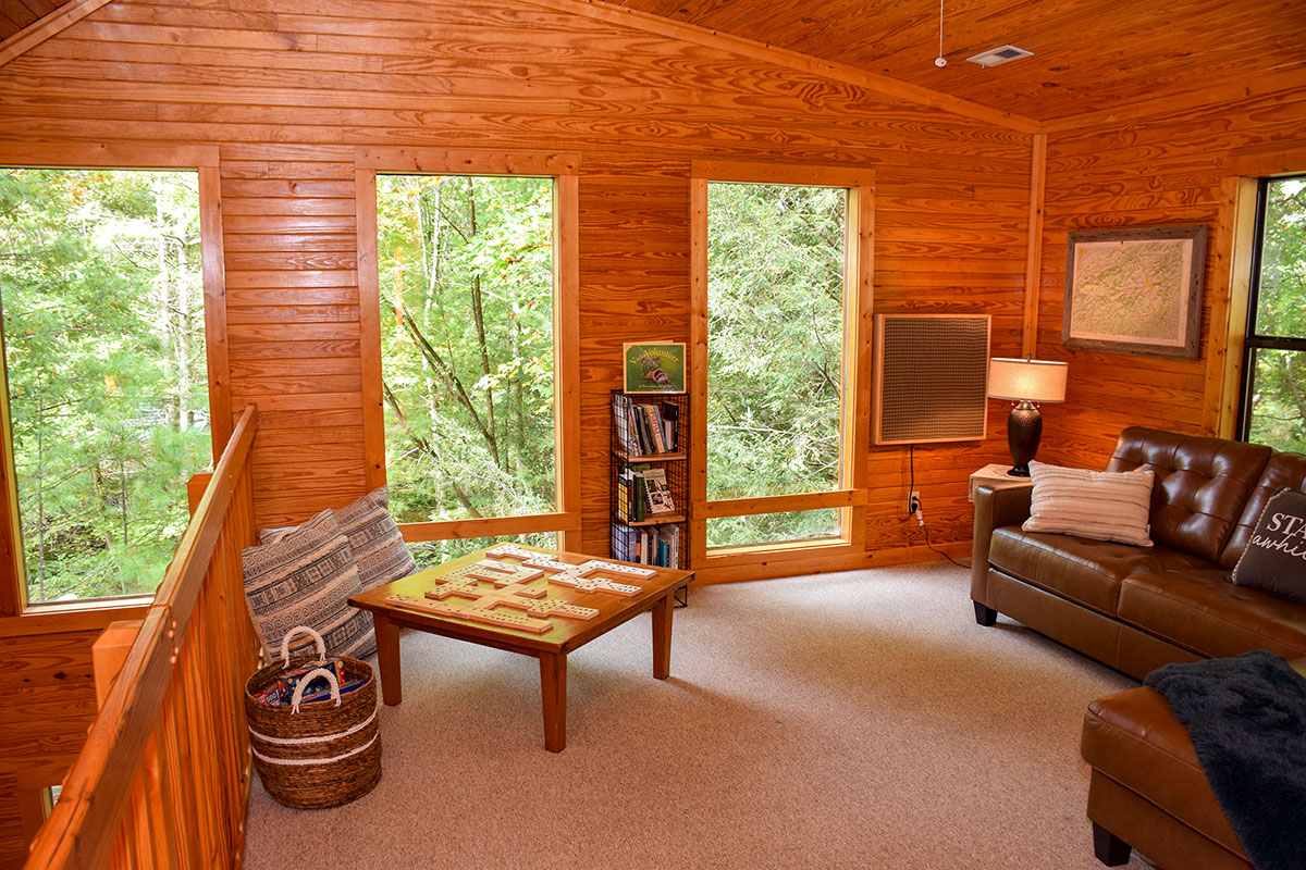 Hawk\'s Nest Cabin image 11