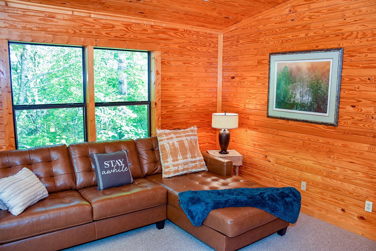 Hawk\'s Nest Cabin image 12