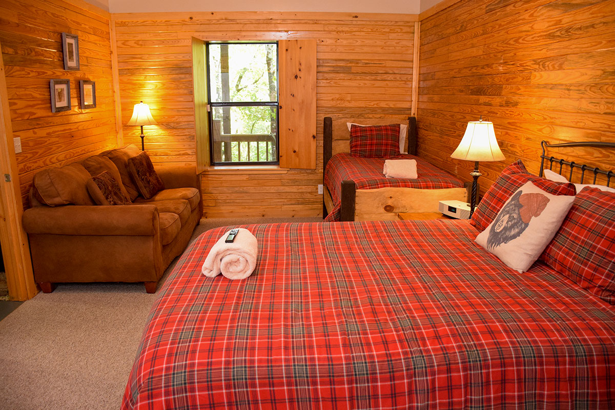 Hawk\'s Nest Cabin image 24