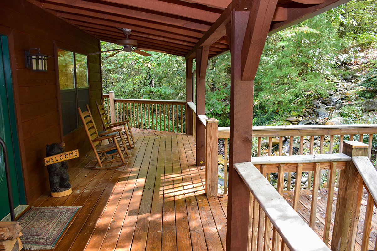 Hawk\'s Nest Cabin image 37