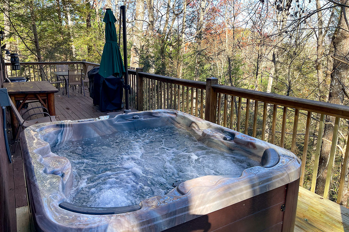 Hawk\'s Nest Cabin image 38