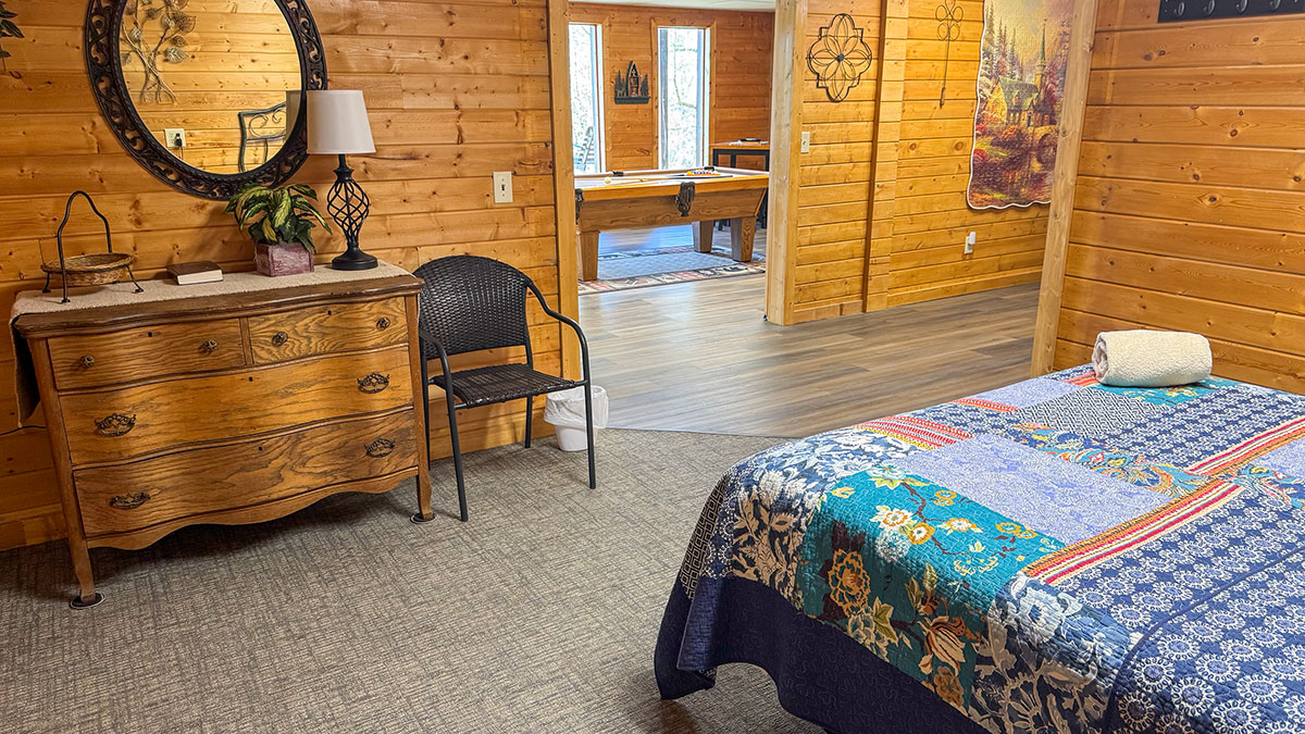 Majestic Oaks Cabin image 35