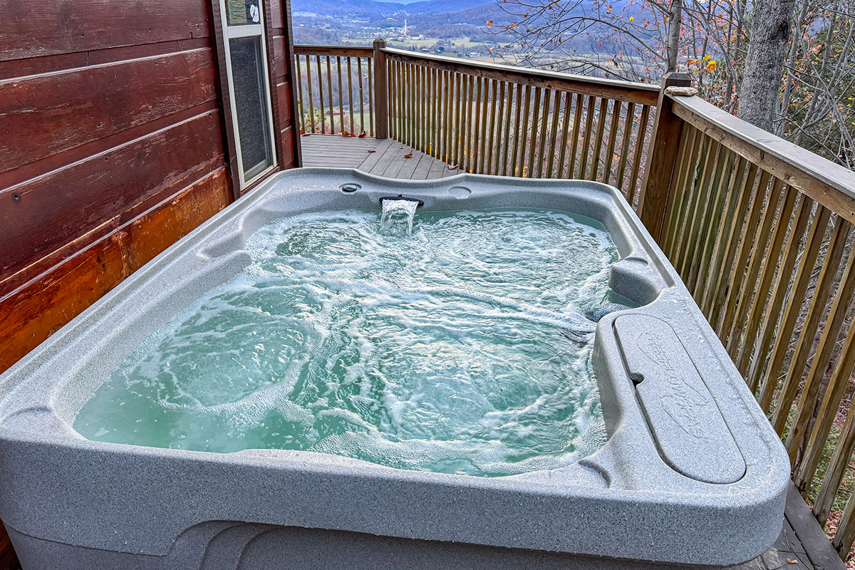 Mountaintop Experience Cabin image 10