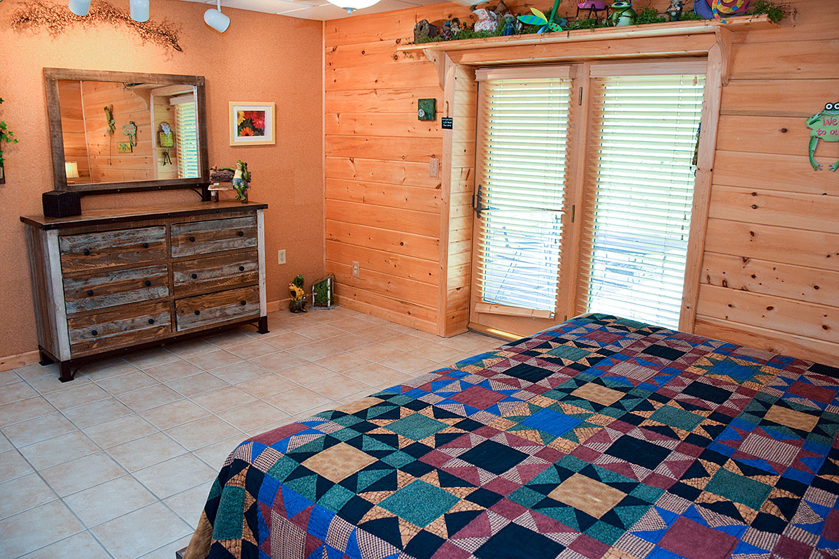 Papa Bear\'s Den Cabin image 36