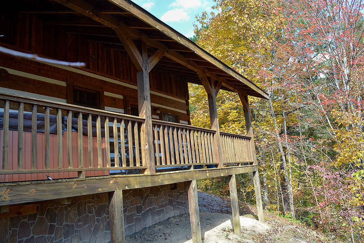 Sitting Rock Cabin image 04