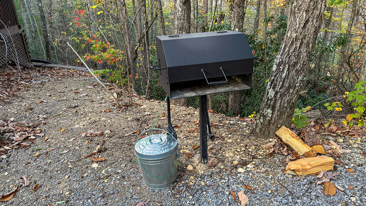 Southern Nites Cabin image 26
