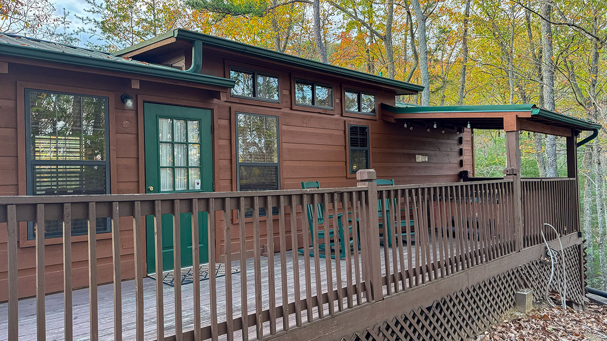 Southern Nites Cabin image 27
