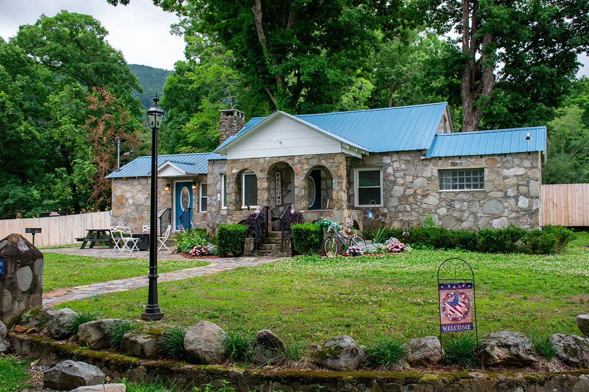 Exterior view of cabin