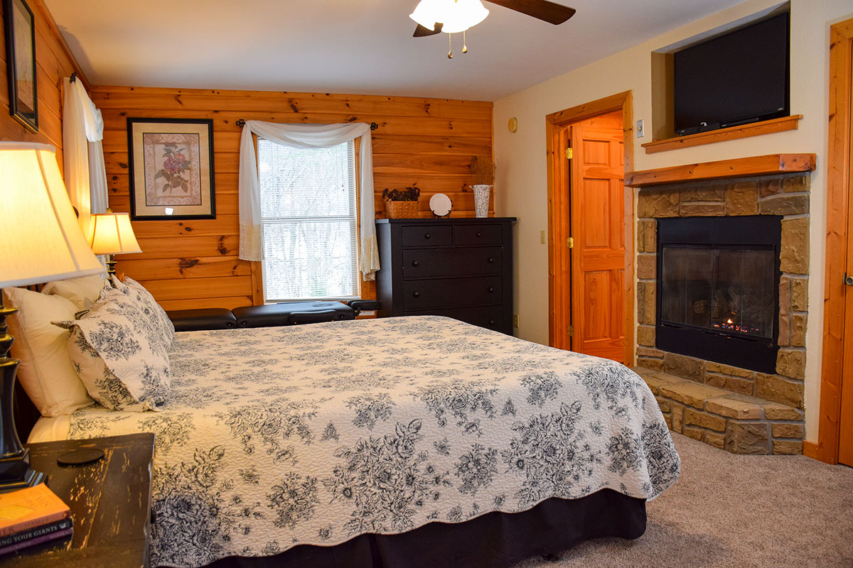 Unforgettable Cabin image 17