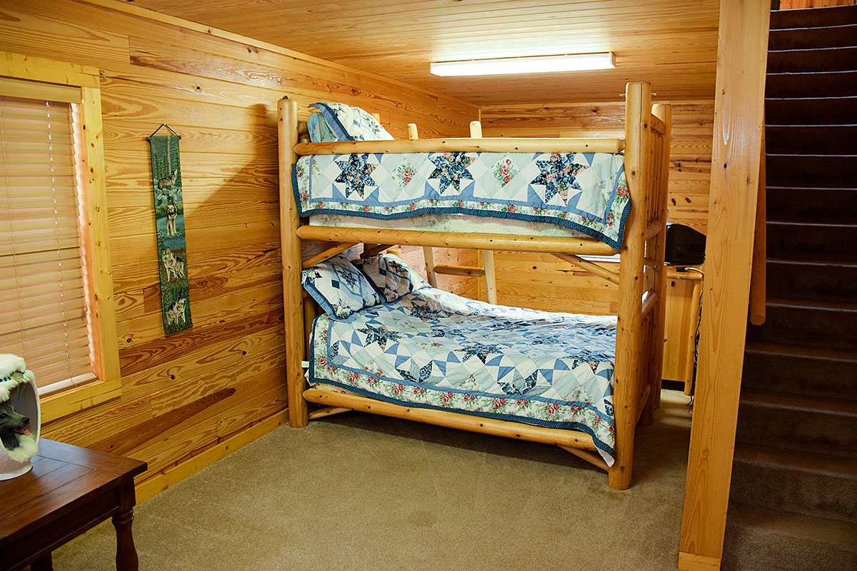 Weeks Worth Cabin image 13