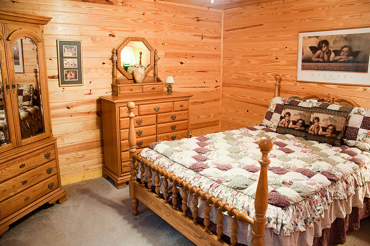 Weeks Worth Cabin image 15