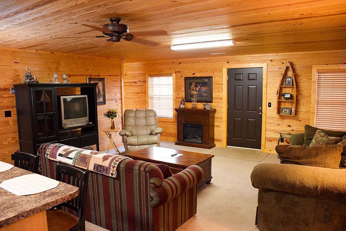 Weeks Worth Cabin image 18